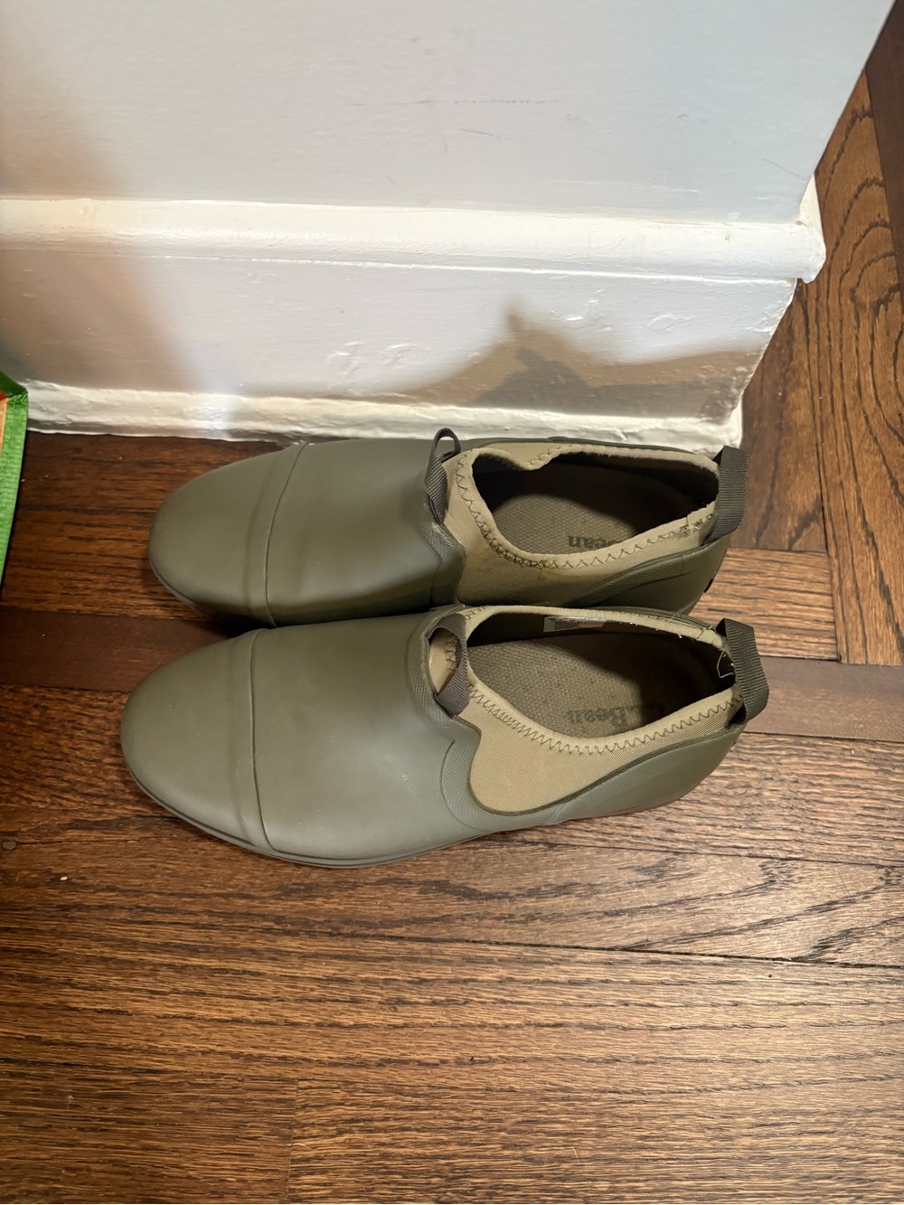 LL Bean Rugged Wellies - Picture 2 of 4